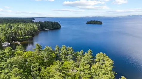 19 Tapley Cove Road Raymond ME 04071