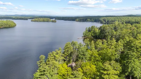 19 Tapley Cove Road Raymond ME 04071