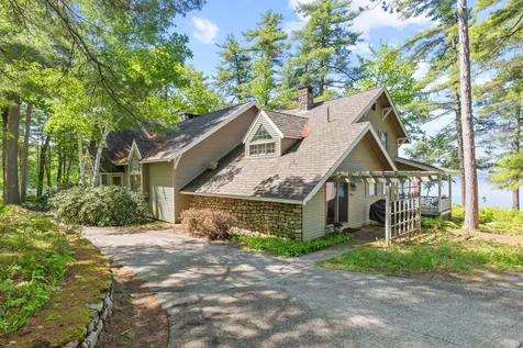 19 Tapley Cove Road Raymond ME 04071