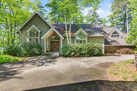 19 Tapley Cove Road Raymond ME 04071