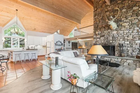 19 Tapley Cove Road Raymond ME 04071