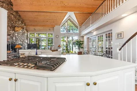 19 Tapley Cove Road Raymond ME 04071