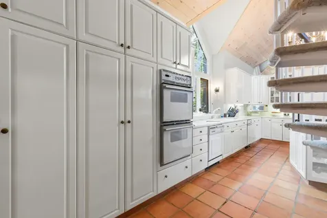 19 Tapley Cove Road Raymond ME 04071