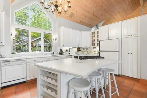 19 Tapley Cove Road Raymond ME 04071