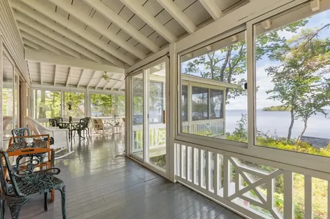 19 Tapley Cove Road Raymond ME 04071