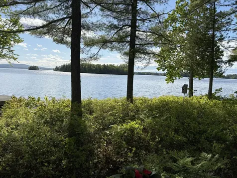 19 Tapley Cove Road Raymond ME 04071