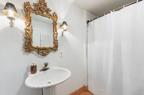 19 Tapley Cove Road Raymond ME 04071