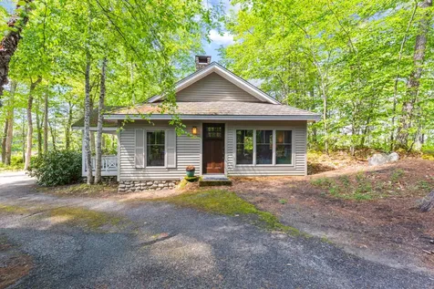 19 Tapley Cove Road Raymond ME 04071