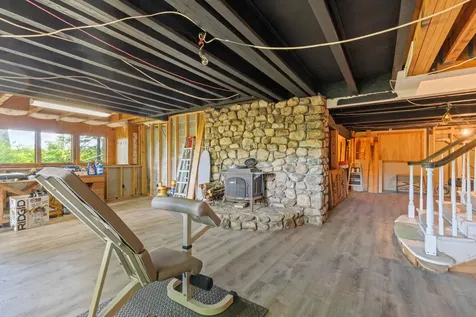 19 Tapley Cove Road Raymond ME 04071