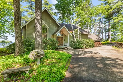 19 Tapley Cove Road Raymond ME 04071