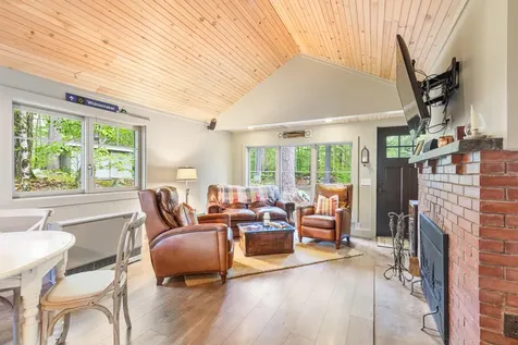 19 Tapley Cove Road Raymond ME 04071
