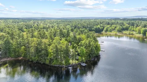 19 Tapley Cove Road Raymond ME 04071