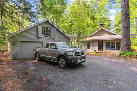 19 Tapley Cove Road Raymond ME 04071