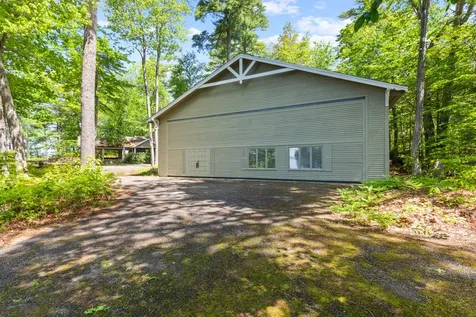 19 Tapley Cove Road Raymond ME 04071