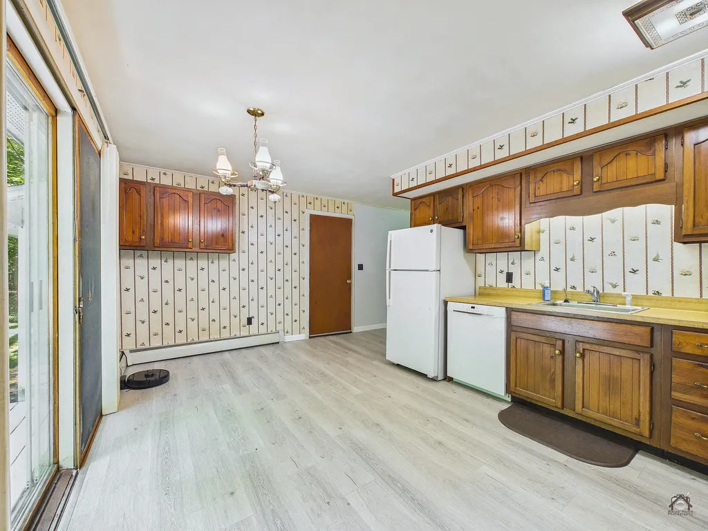 18 Eddie Kahkonen Road Norway ME 04268