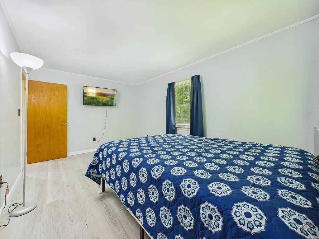18 Eddie Kahkonen Road Norway ME 04268