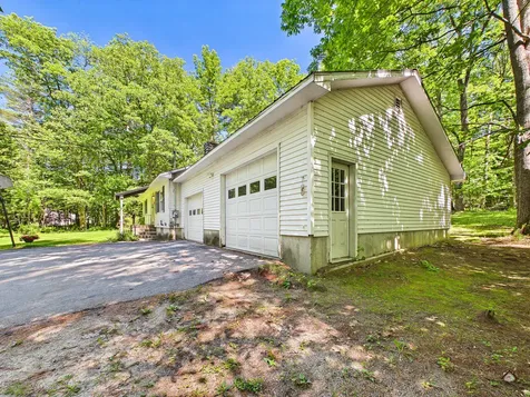 18 Eddie Kahkonen Road Norway ME 04268