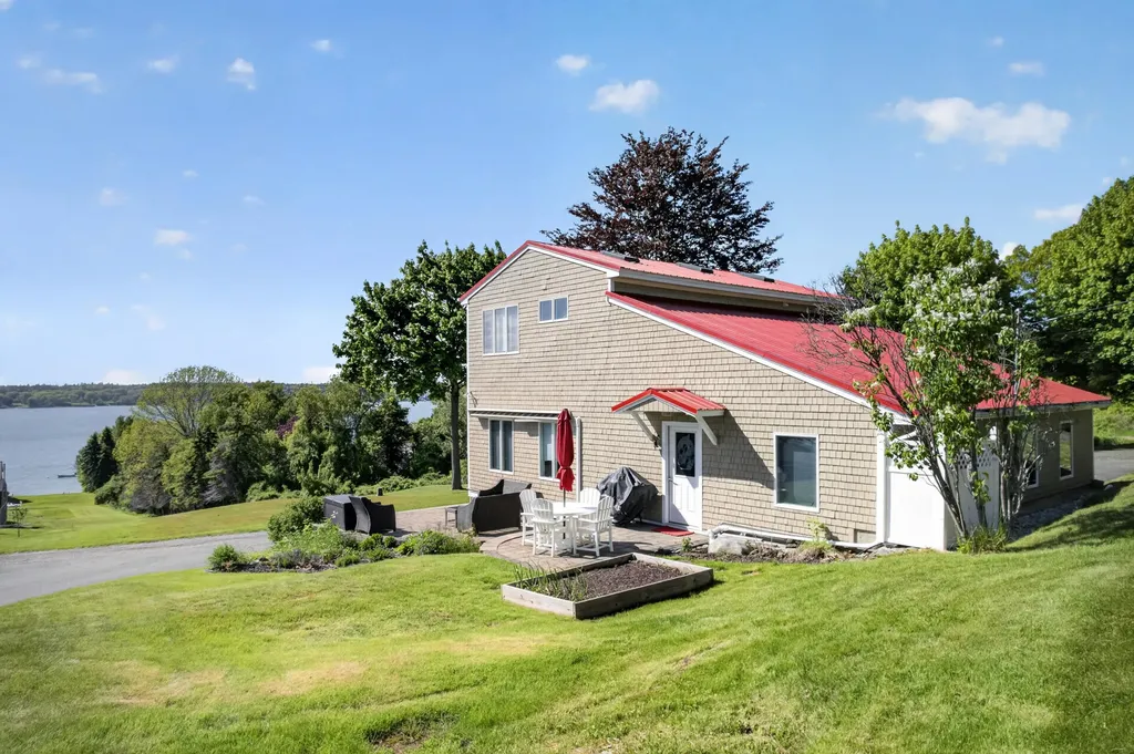 5 Seymour Road Harpswell ME 04066