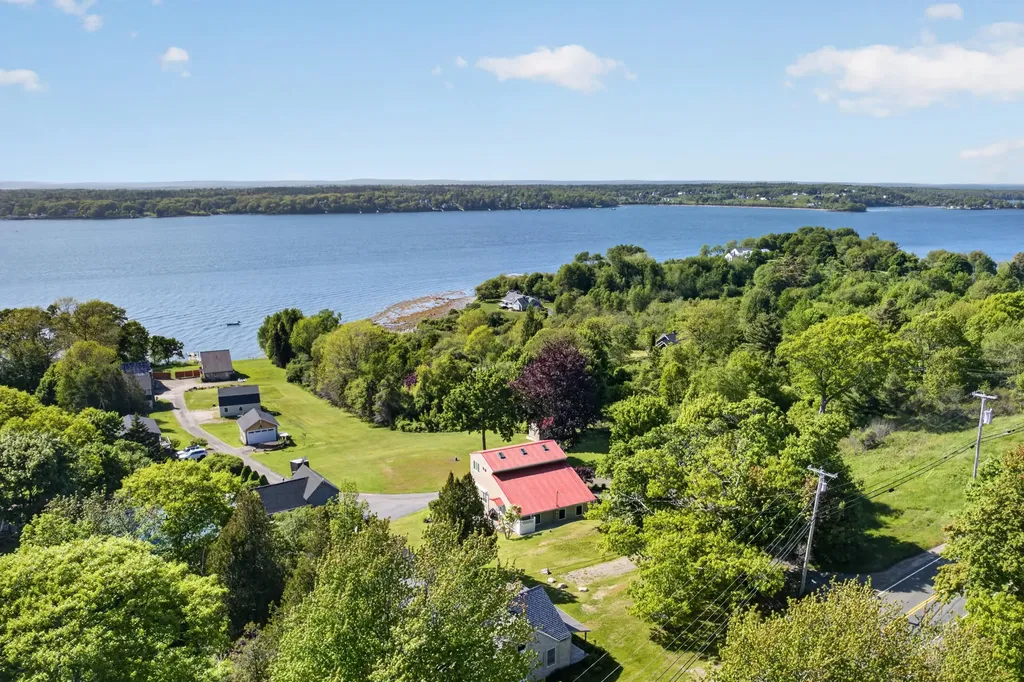 5 Seymour Road Harpswell ME 04066