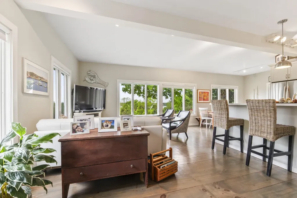 5 Seymour Road Harpswell ME 04066