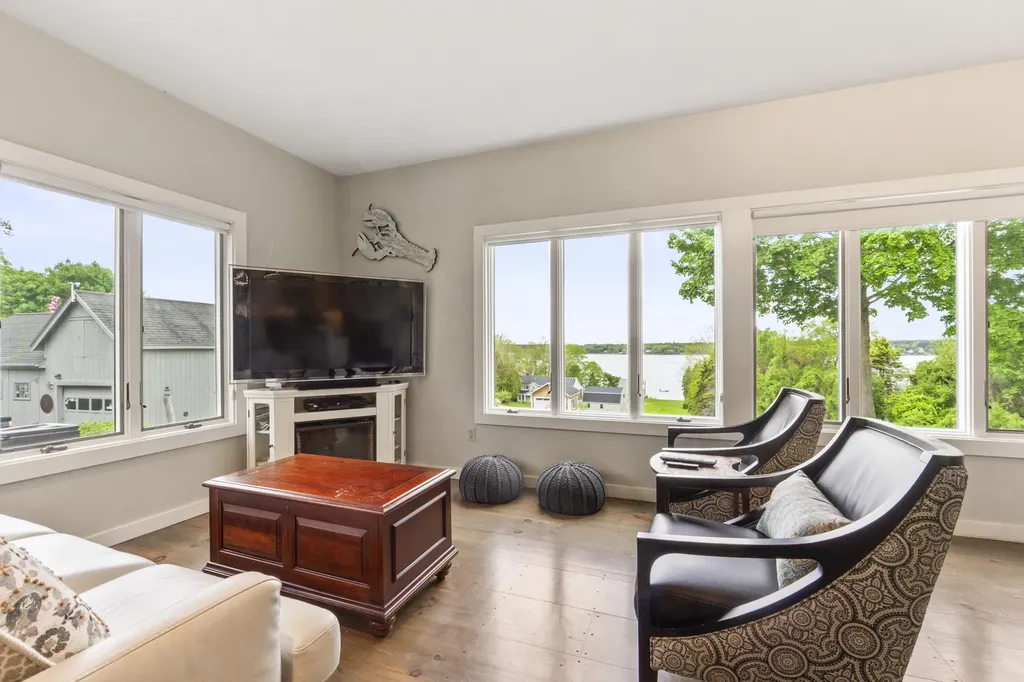 5 Seymour Road Harpswell ME 04066