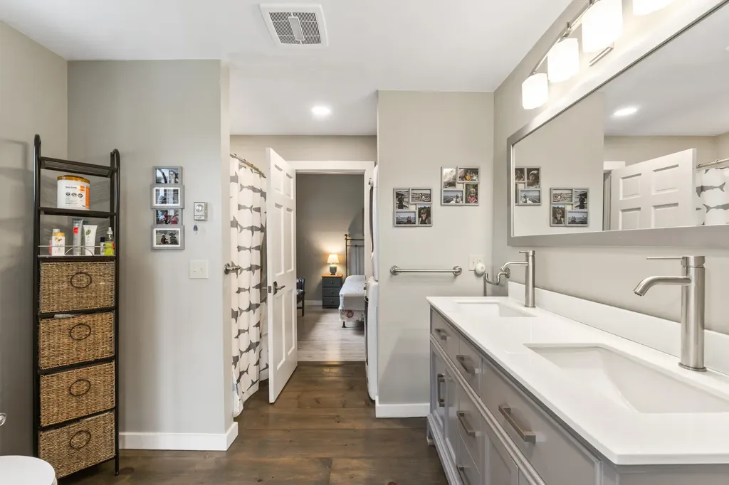 5 Seymour Road Harpswell ME 04066