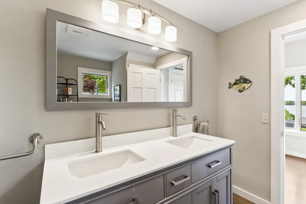 5 Seymour Road Harpswell ME 04066