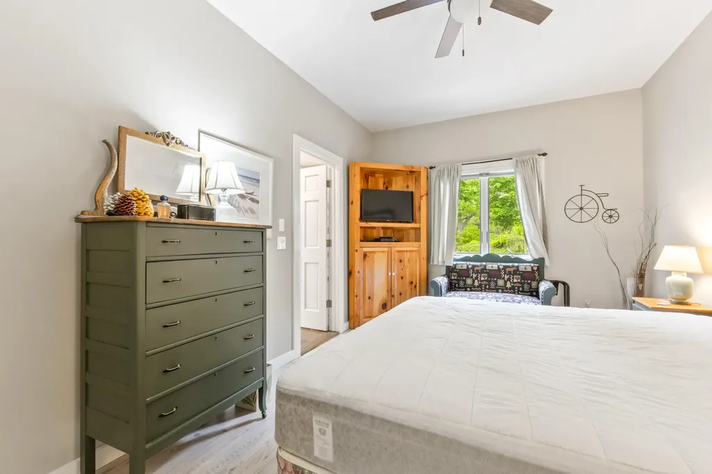 5 Seymour Road Harpswell ME 04066