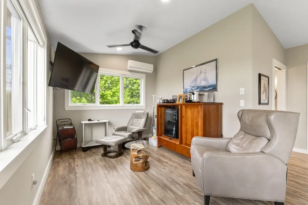 5 Seymour Road Harpswell ME 04066