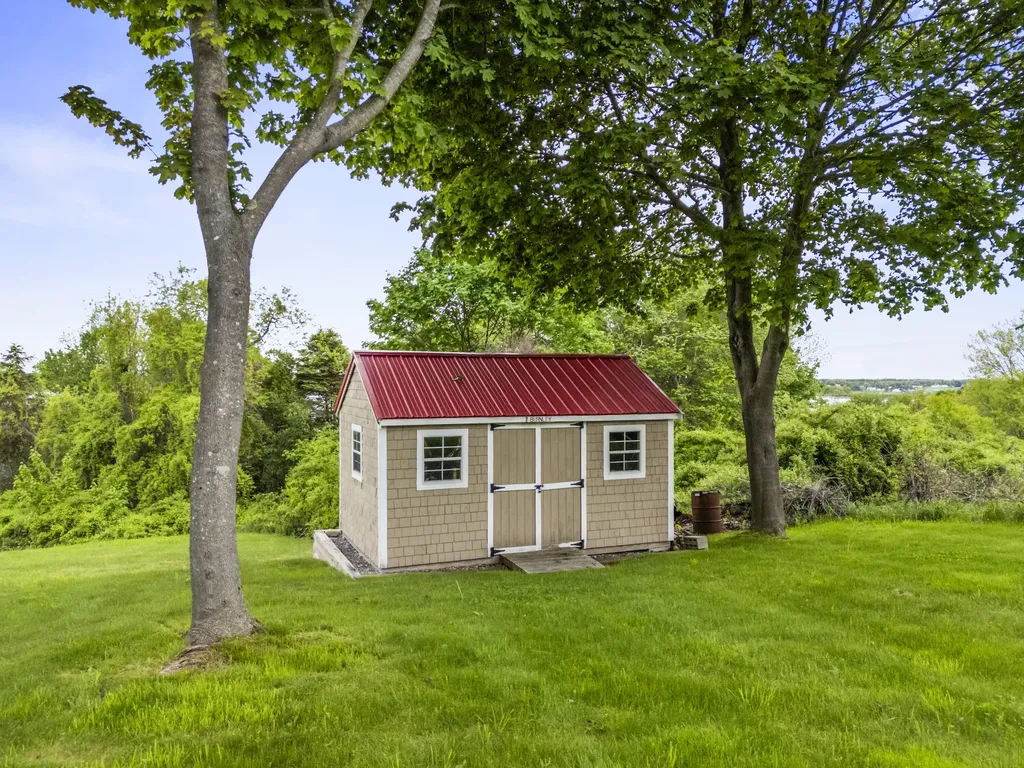 5 Seymour Road Harpswell ME 04066