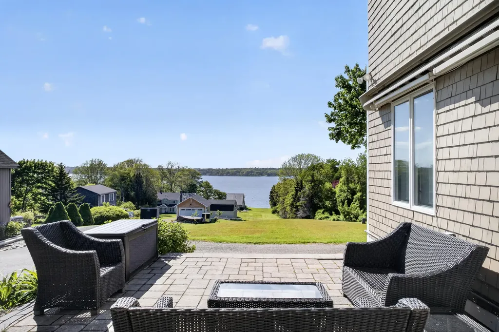 5 Seymour Road Harpswell ME 04066