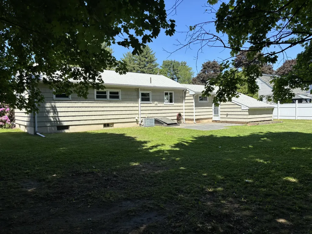 15 Woodland Road Westbrook ME 04092