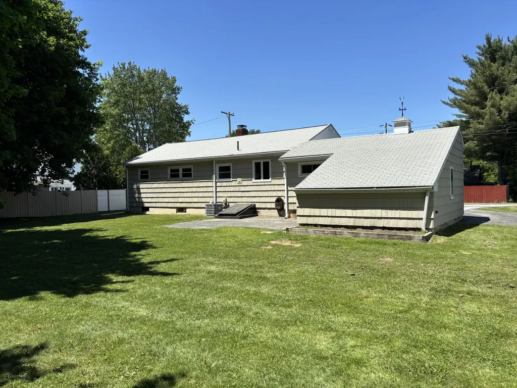 15 Woodland Road Westbrook ME 04092