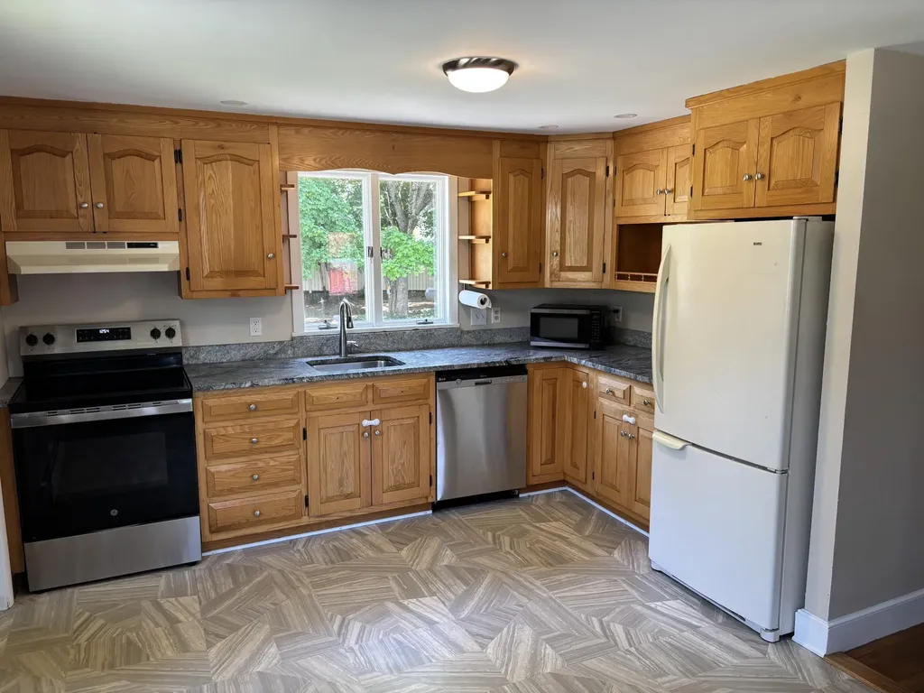 15 Woodland Road Westbrook ME 04092