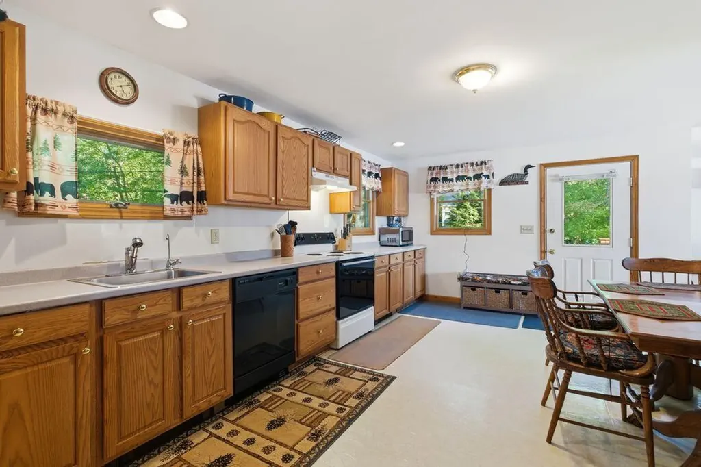 12 Partridge Lane Poland ME 04274