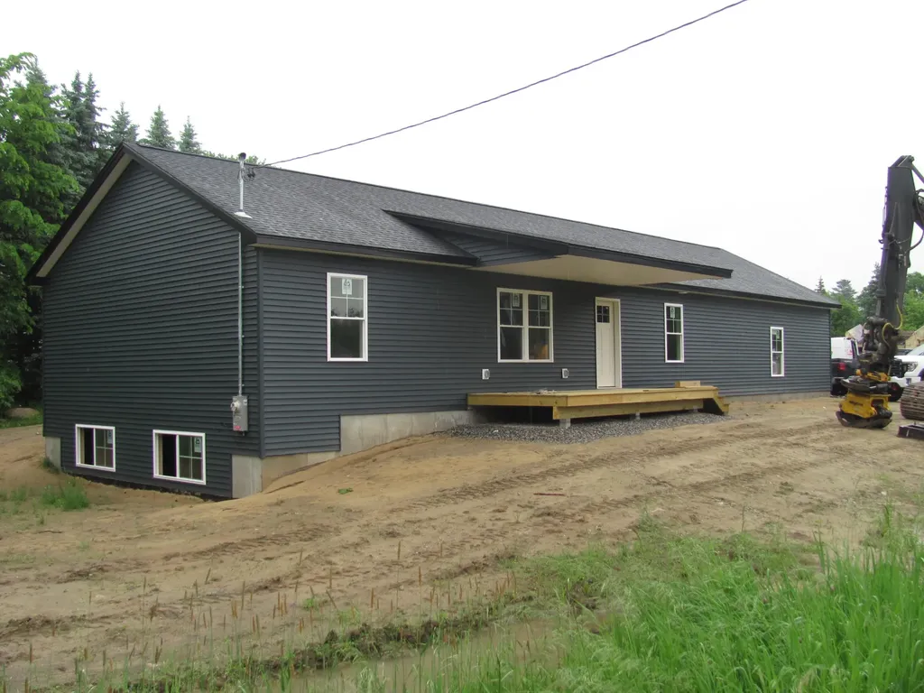 19 Thurlow Drive Oxford ME 04270