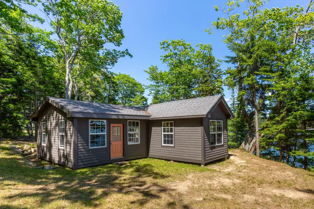 16 Bremen Long Island Bremen ME 04551