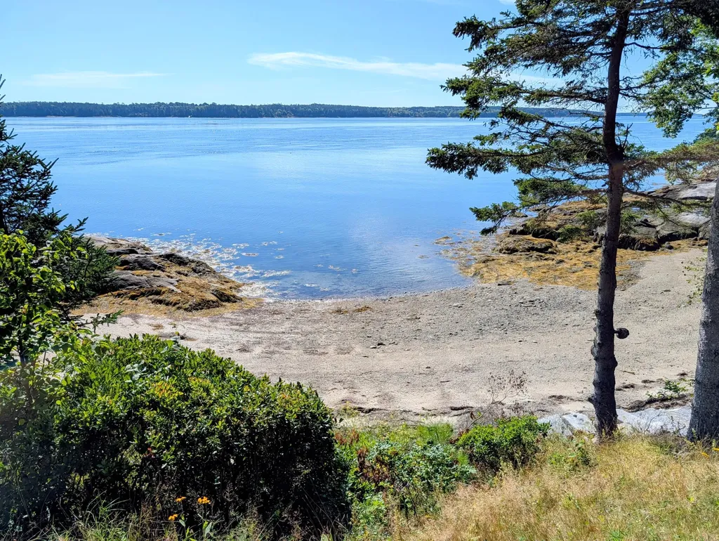 16 Bremen Long Island Bremen ME 04551