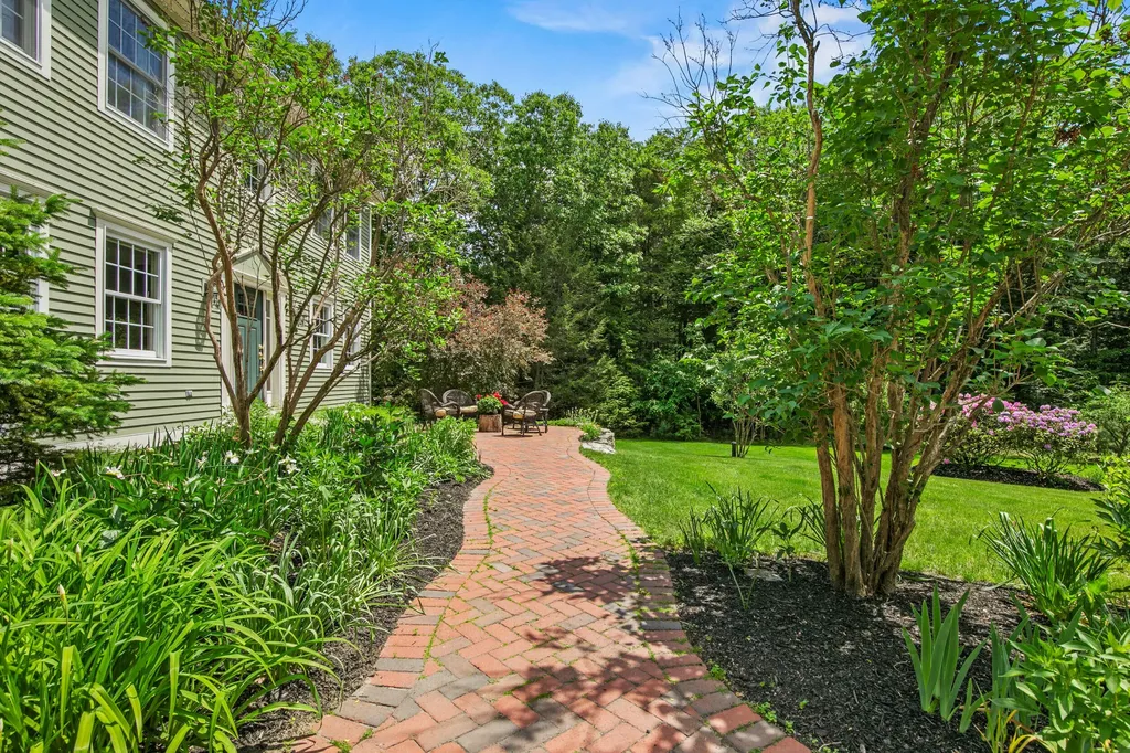 25 Olivia Lane Cumberland ME 04021