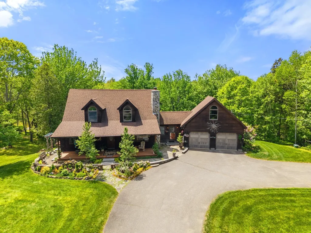 31 Hallbrook Way Ellsworth ME 04605