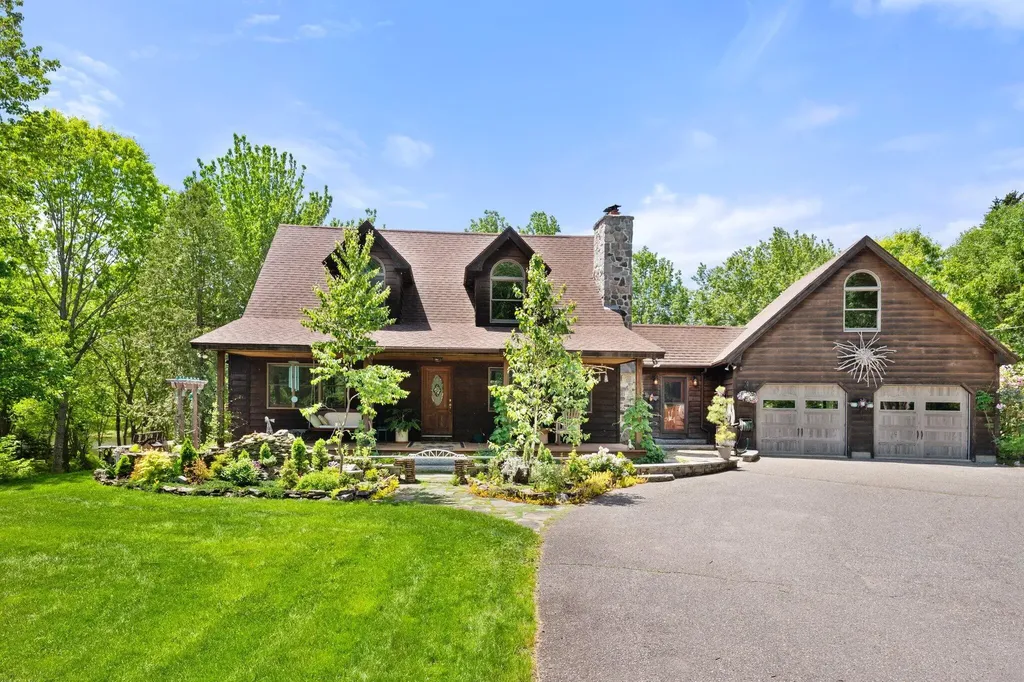 31 Hallbrook Way Ellsworth ME 04605