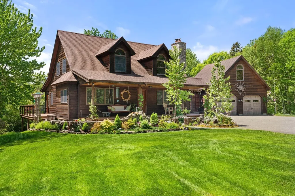 31 Hallbrook Way Ellsworth ME 04605