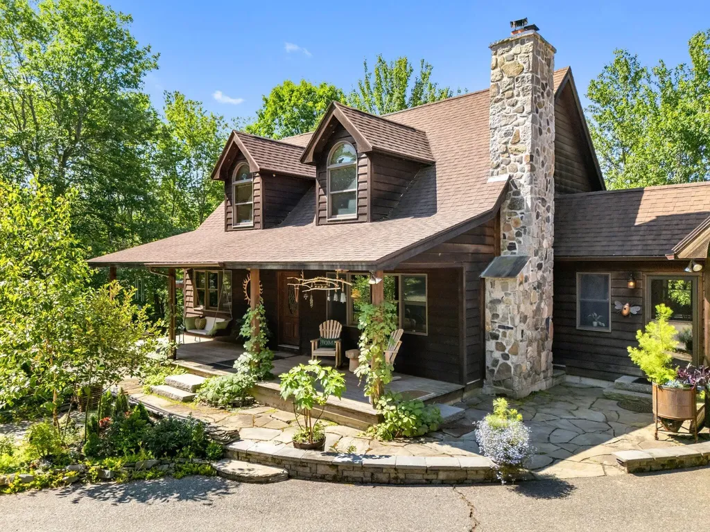 31 Hallbrook Way Ellsworth ME 04605