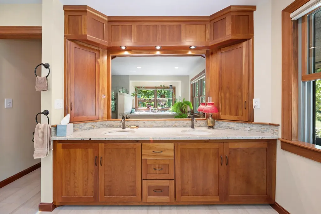 31 Hallbrook Way Ellsworth ME 04605