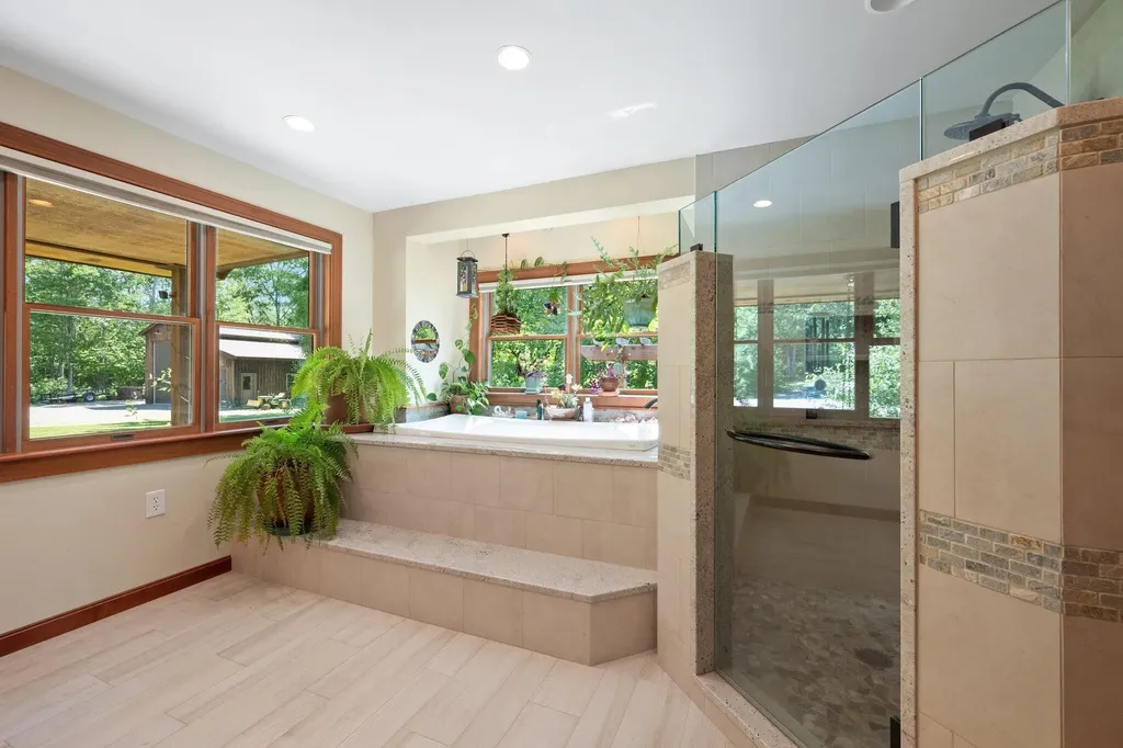 31 Hallbrook Way Ellsworth ME 04605