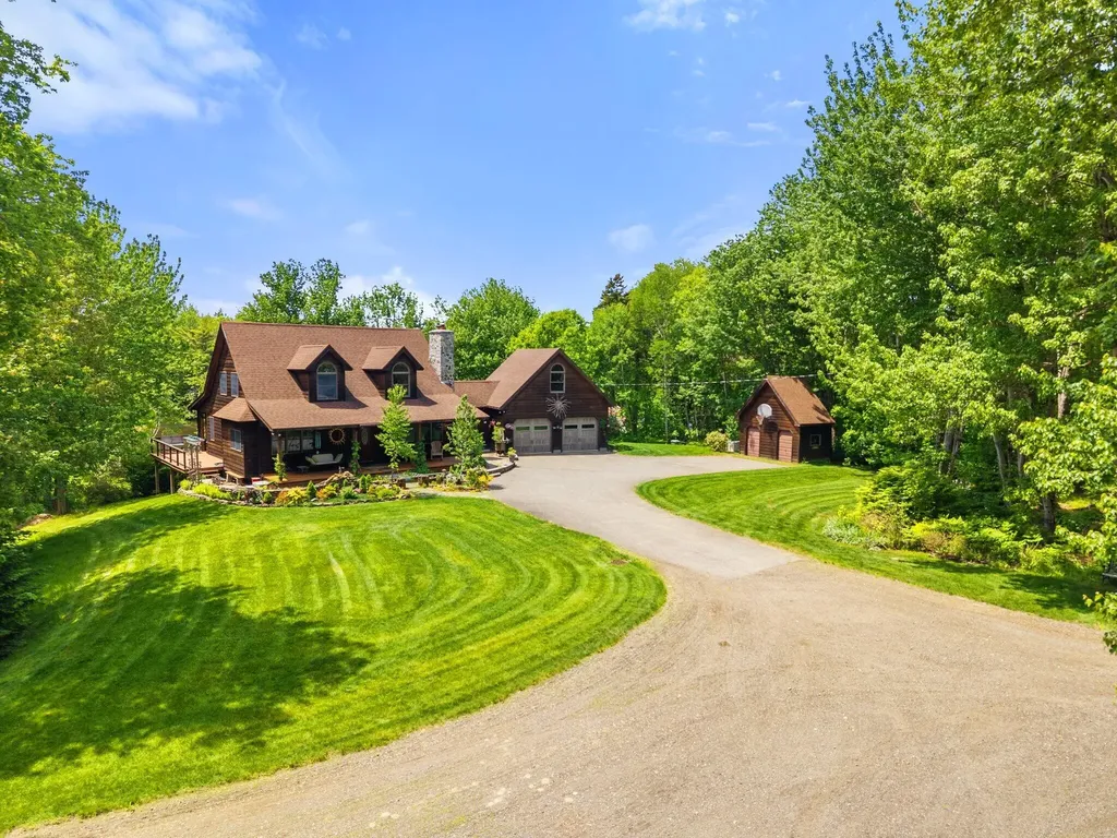 31 Hallbrook Way Ellsworth ME 04605