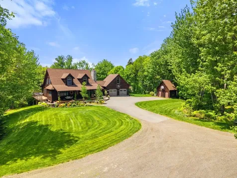 31 Hallbrook Way Ellsworth ME 04605