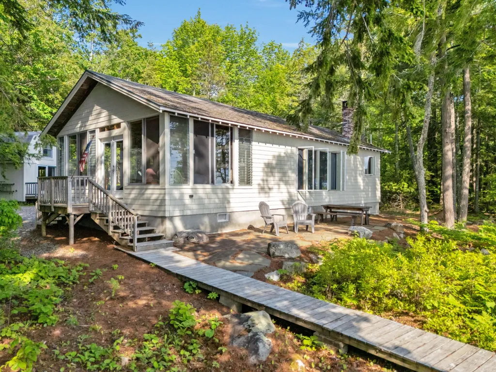 66 York Lane Rome ME 04963