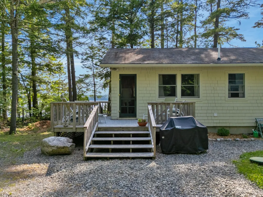 66 York Lane Rome ME 04963
