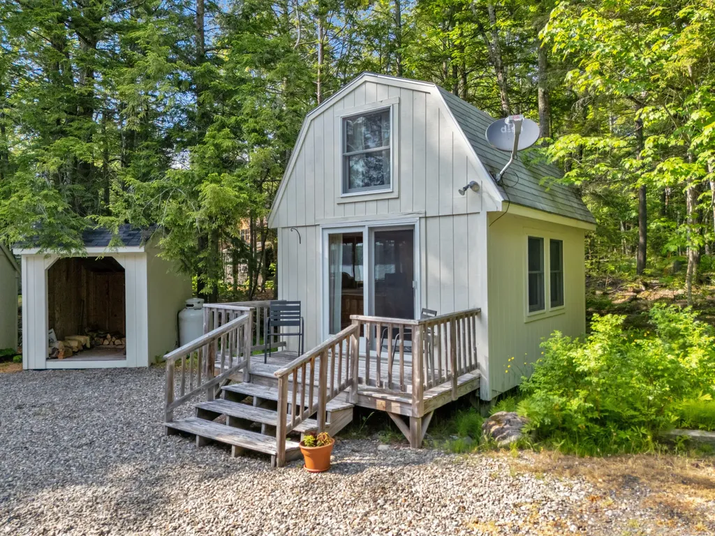 66 York Lane Rome ME 04963